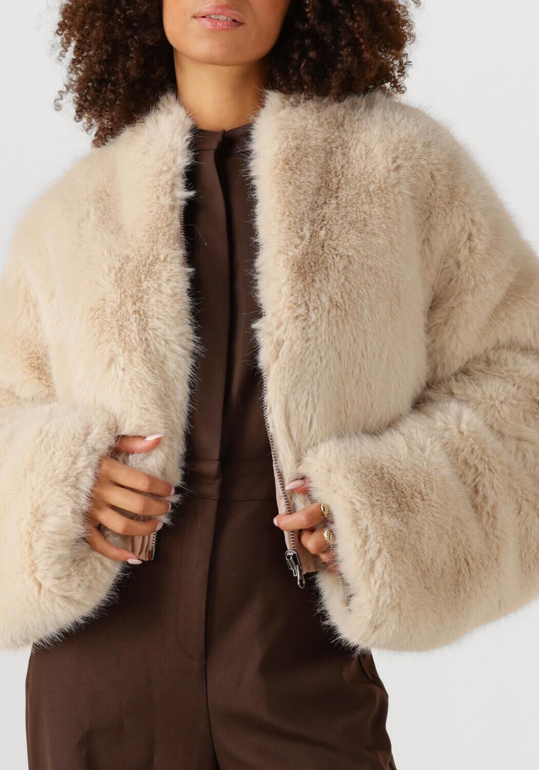 Creme EST'SEVEN Faux fur jas KINSKI WILD JACKET | Omoda
