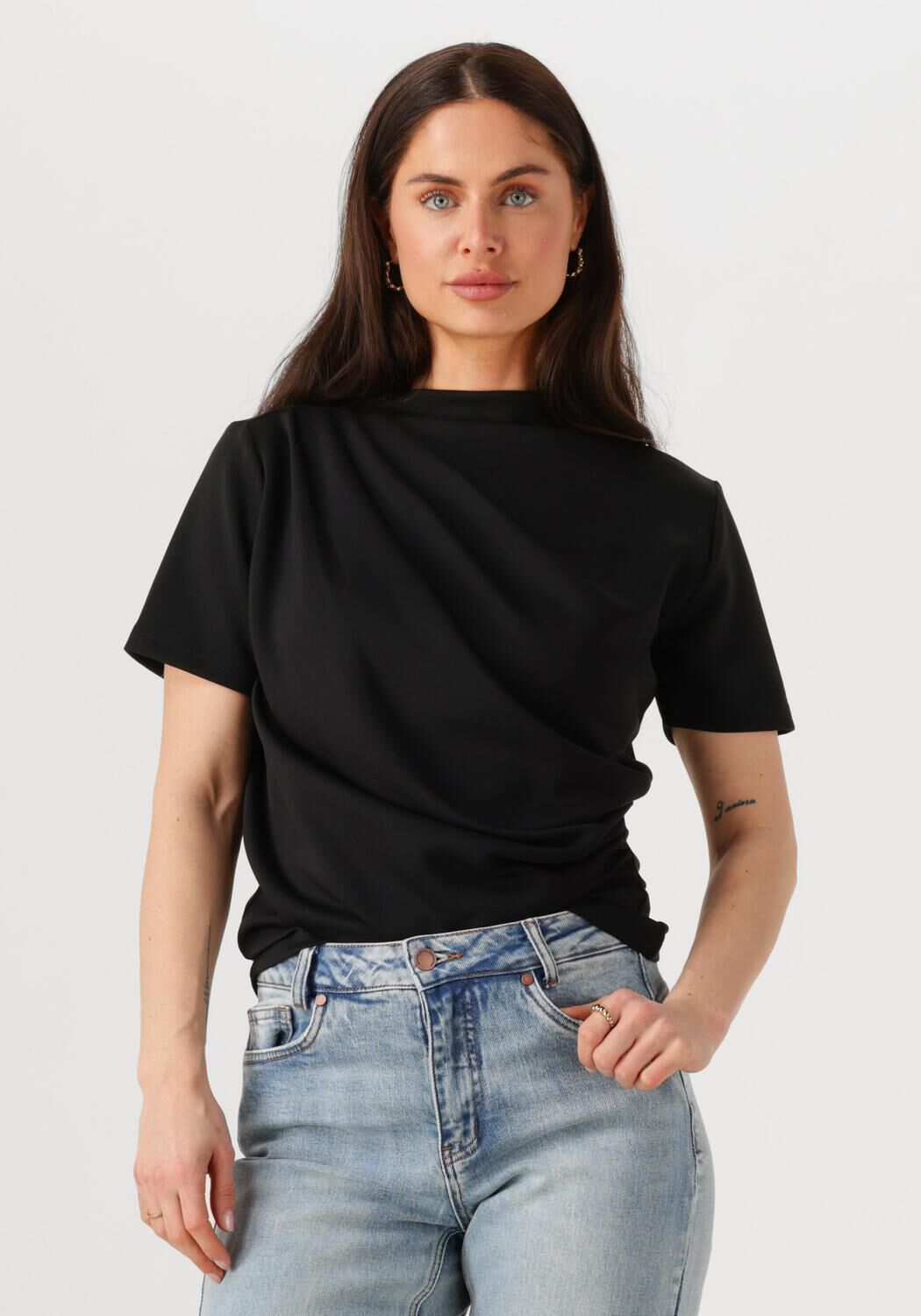 MY ESSENTIAL WARDROBE Dames Tops & T-shirts Hellemw Tee Zwart