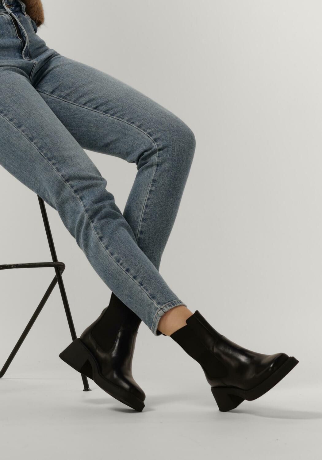 Vagabond chelsea boots new arrivals