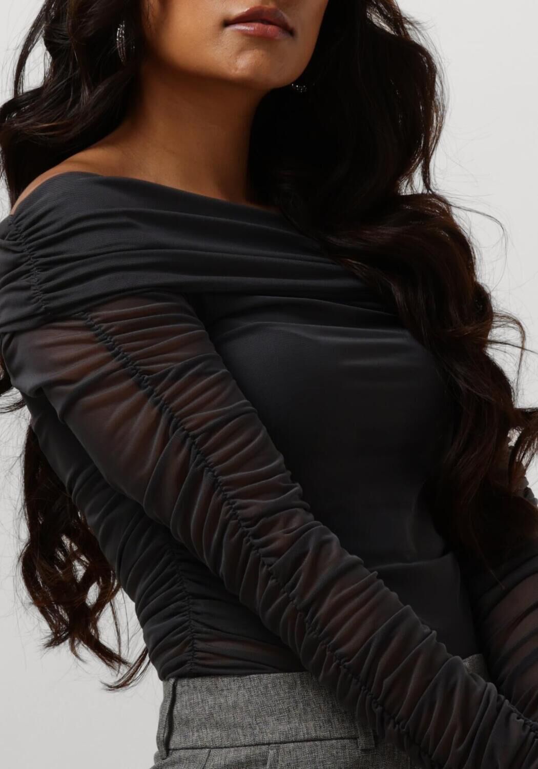 GESTUZ Dames Tops & T-shirts Messigz Offshoulder Grijs