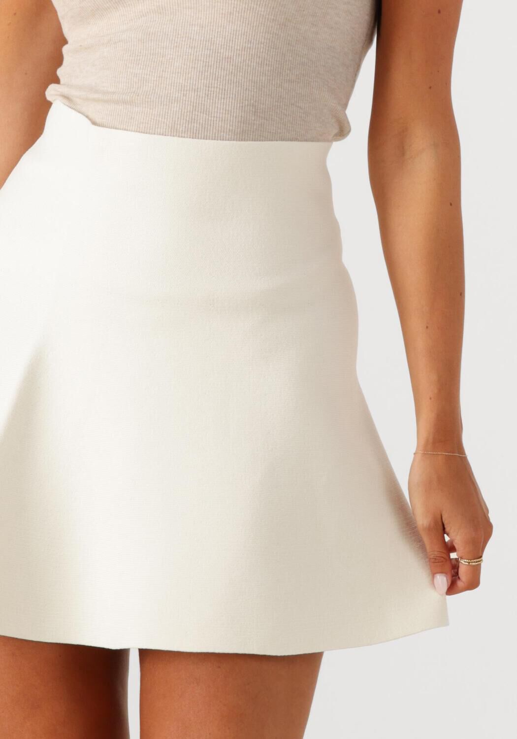 NEO NOIR Dames Rokken Hanna Smooth Knit Skirt Gebroken Wit