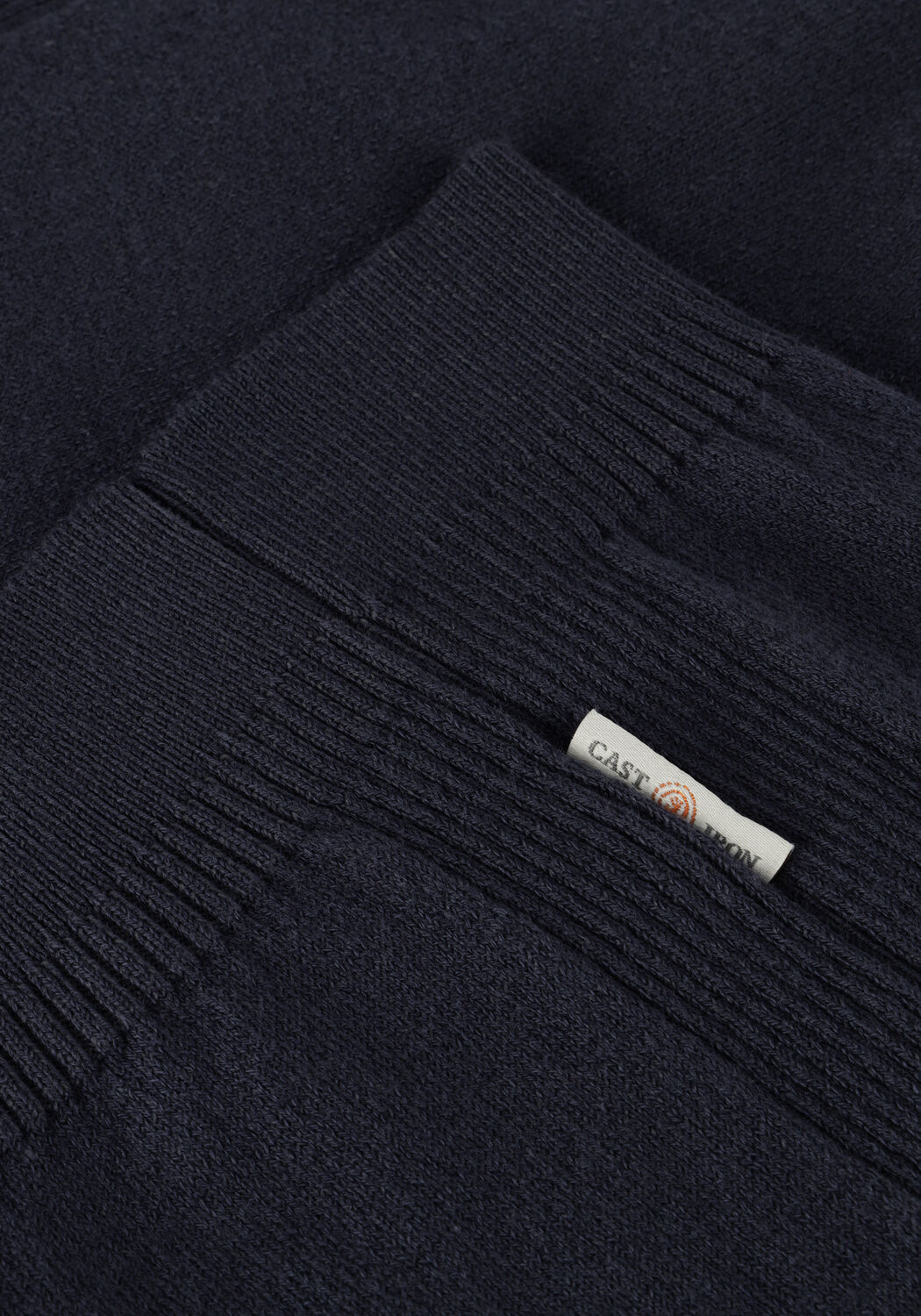 Blauwe CAST IRON Truien/vesten CREWNECK ESSENTIAL COTTON STRETCH - large