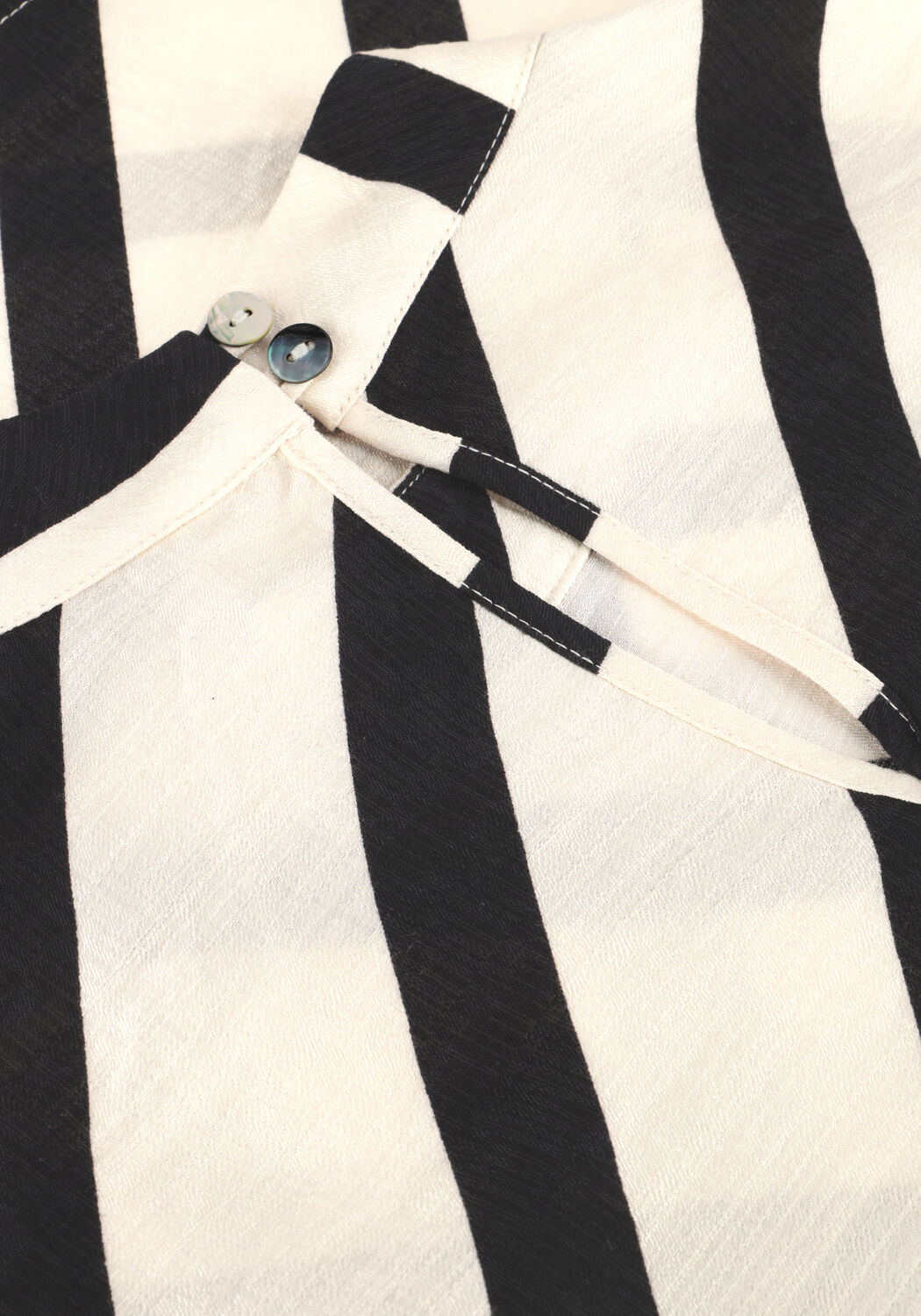 Witte JANSEN AMSTERDAM Blouses TEDDIE BLOUSE BS 116 SHORT SLEEVE HIGH NECK - large