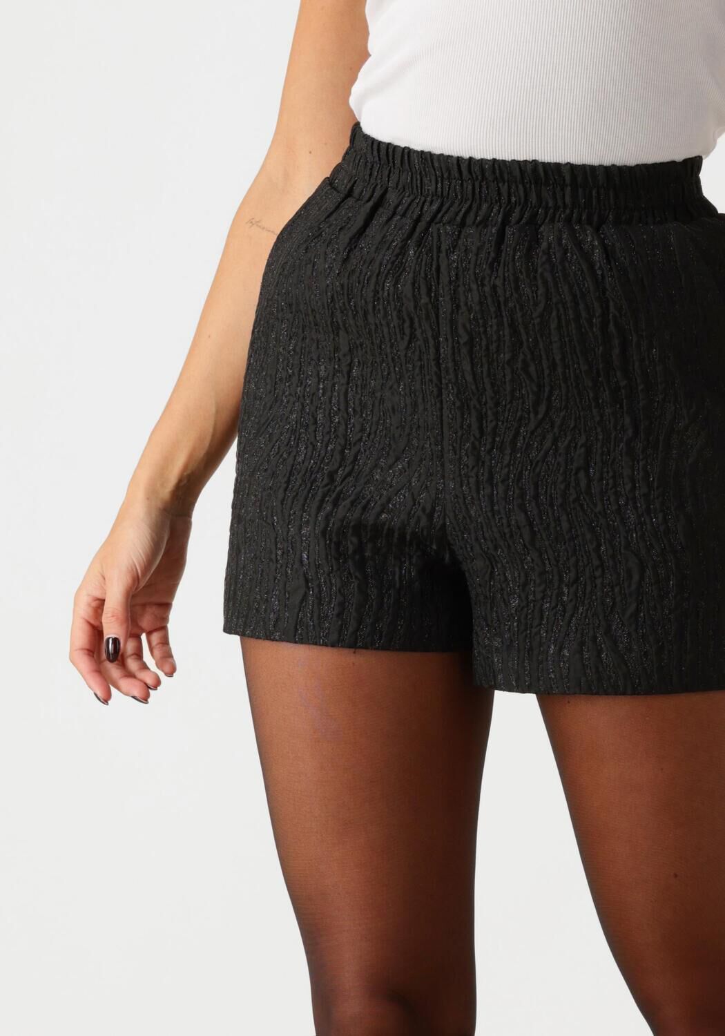 COLOURFUL REBEL Dames Broeken Florence Zebra Lurex Jacquard Short Zwart