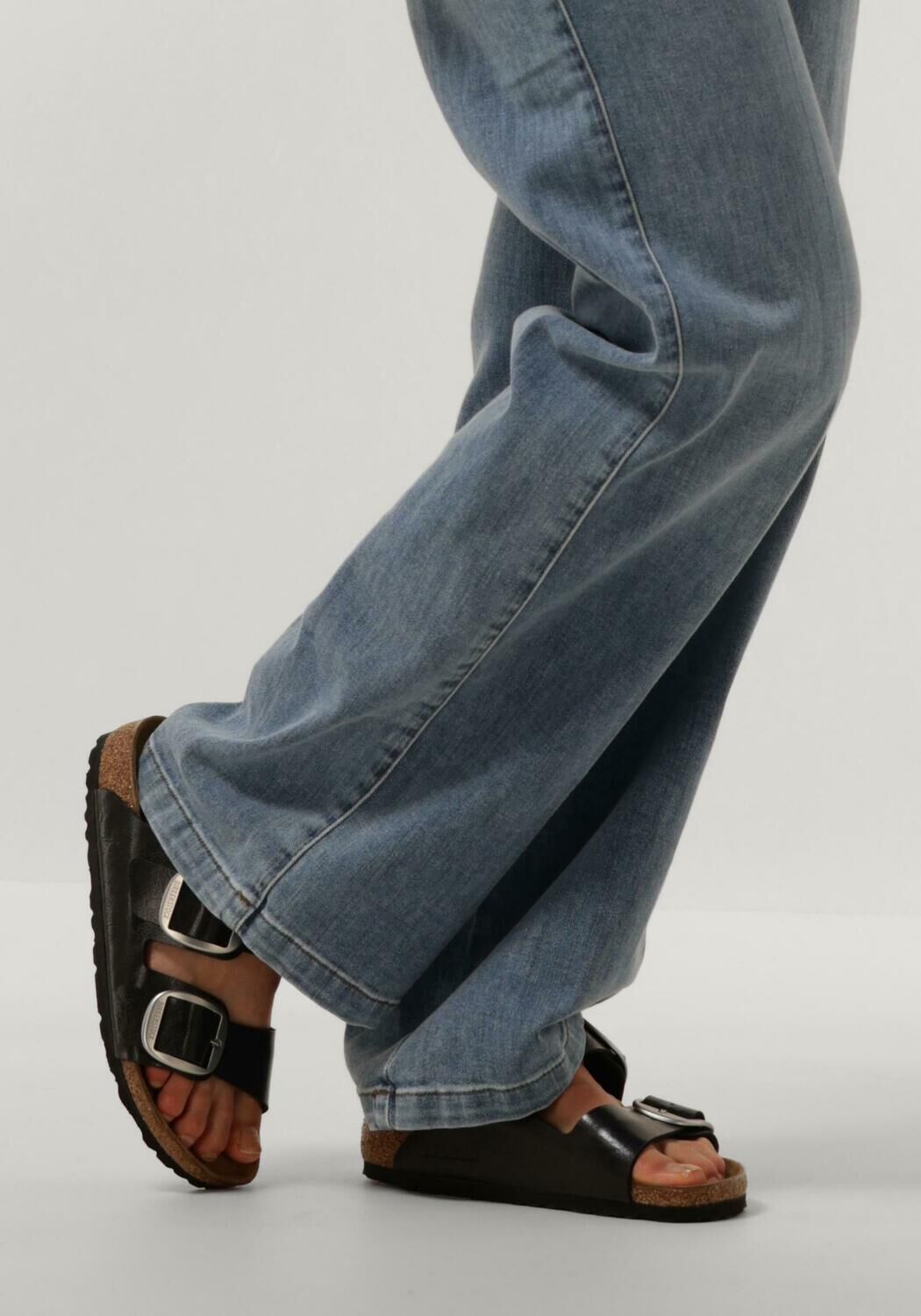 BIRKENSTOCK online kopen Morgen in huis Omoda