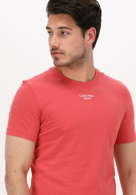Oranje CALVIN KLEIN T-shirt STACKED LOGO TEE - large