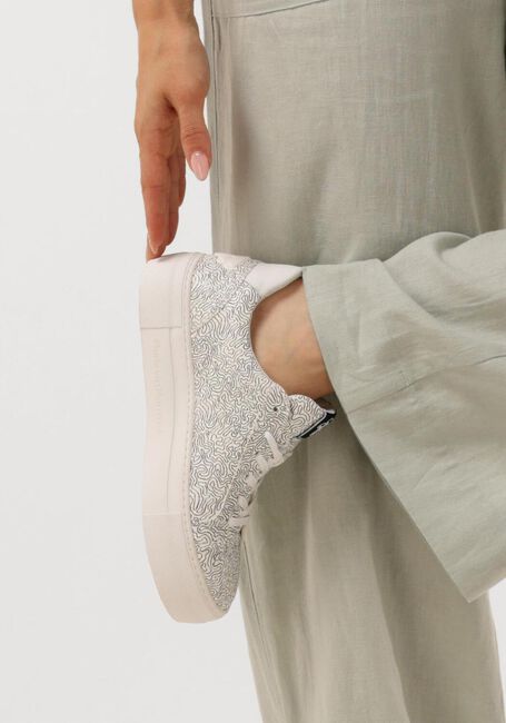 Witte FLORIS VAN BOMMEL Lage sneakers SFW-10059 Witte FLORIS VAN BOMMEL Lage sneakers SFW-10059 - large