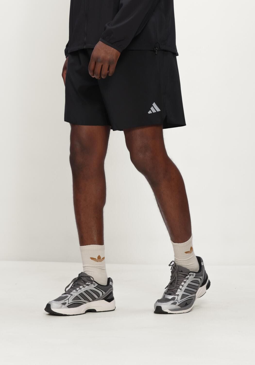 Zwarte ADIDAS Sportshorts RUN ESS SHOR M - large
