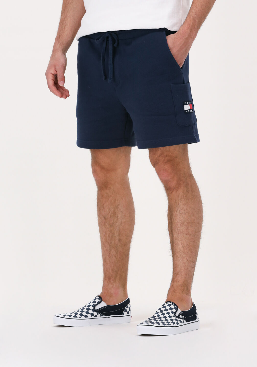 Donkerblauwe TOMMY JEANS Korte broek TJM BADGE CARGO SHORT | Omoda