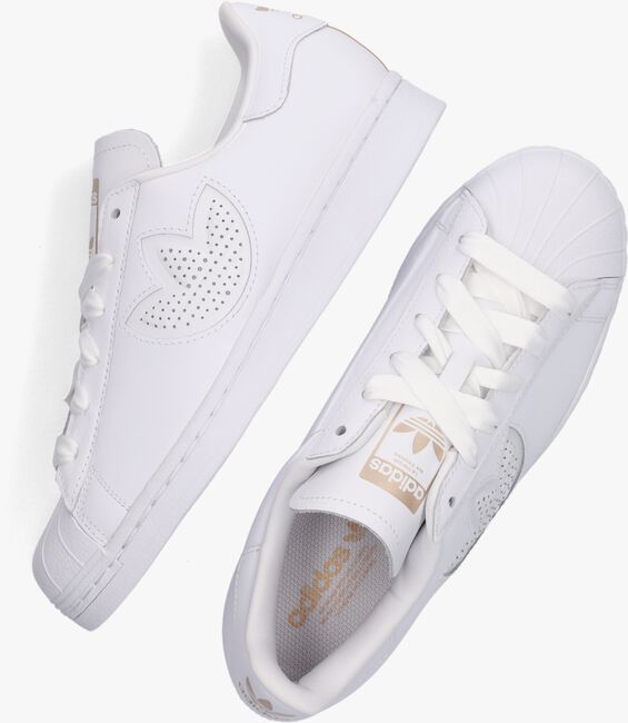 Witte ADIDAS Lage sneakers SUPERSTAR W - large