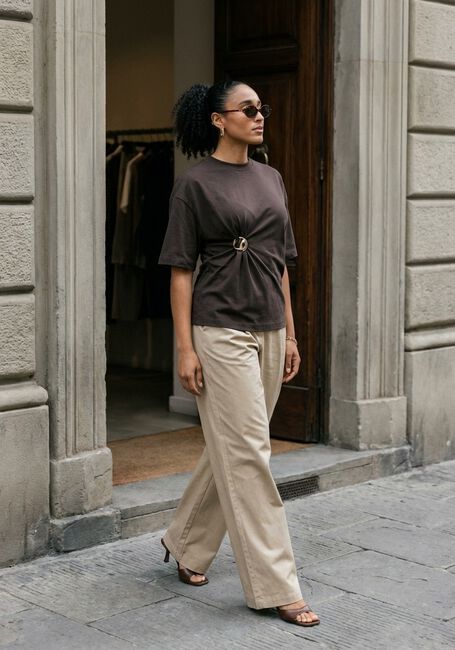 Bruine SECOND FEMALE Top ENORA BROOCH TEE - large