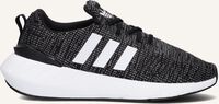 Zwarte ADIDAS Lage sneakers SWIFT RUN 22 J - medium