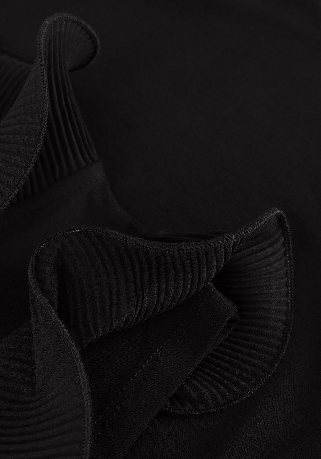 Zwarte JANSEN AMSTERDAM Top V309 TOP SLEEVELESS WITH RUFFLE DETAILS - large