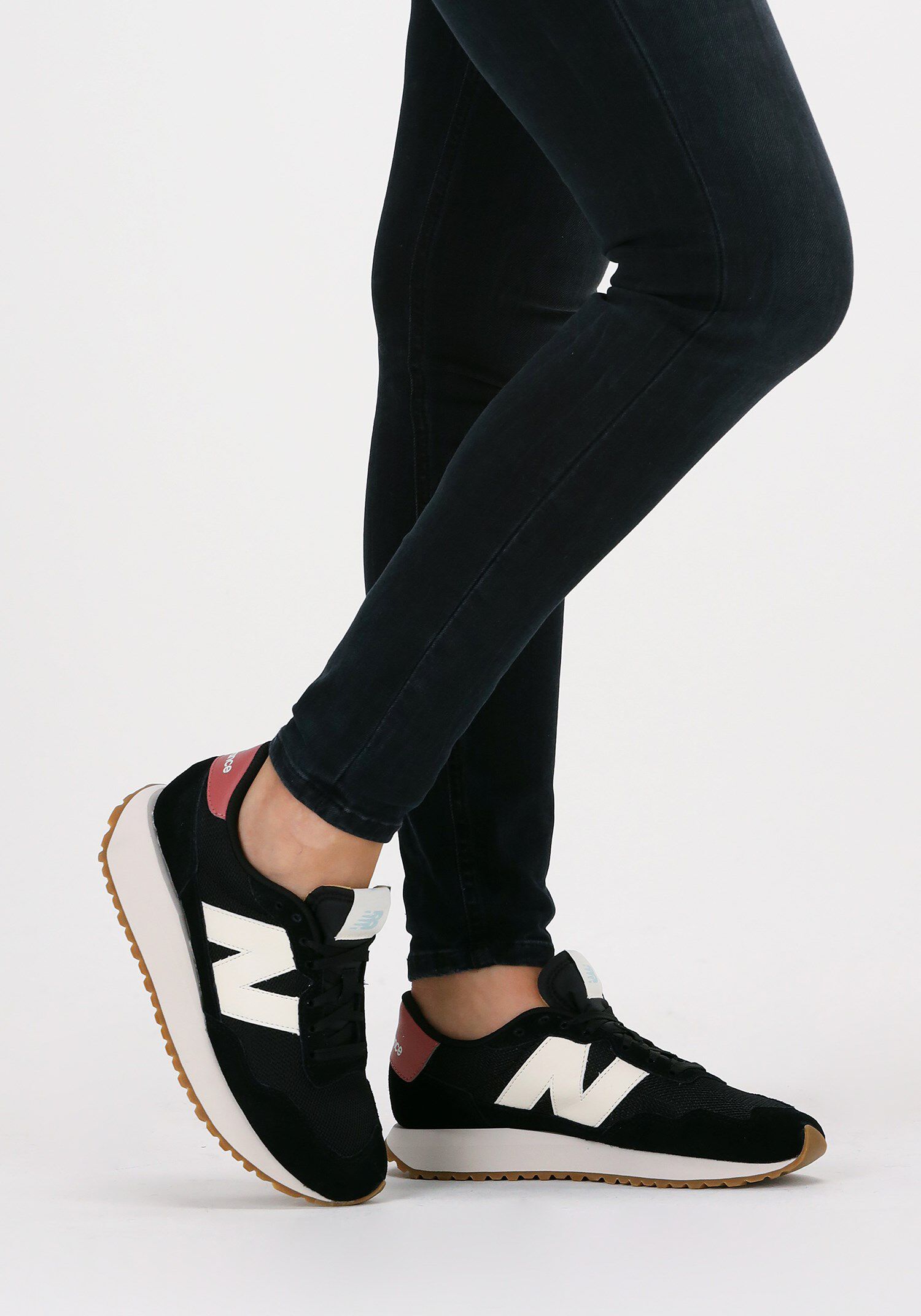 new balance sneakers zwart dames