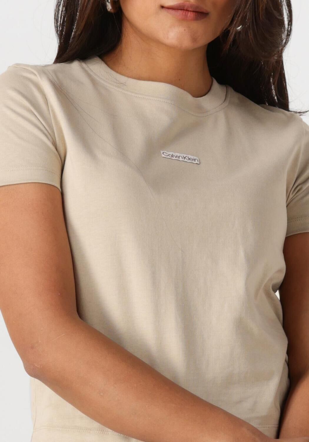 CALVIN KLEIN Dames Tops & T-shirts Placed Institutional Baby Tee Zand