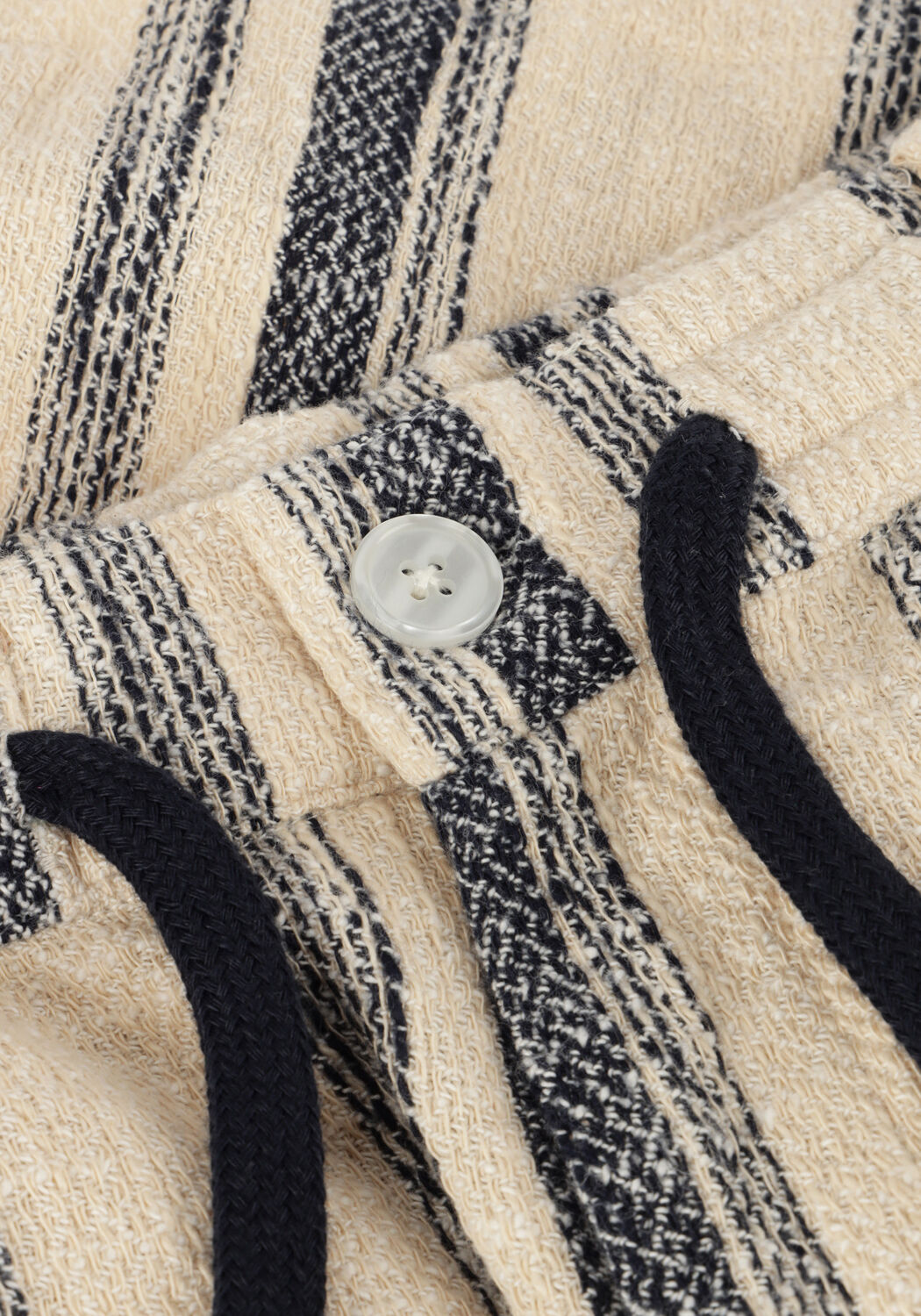 Beige ANERKJENDT Korte broek AKJAN STRUCTURE SHORTS - large