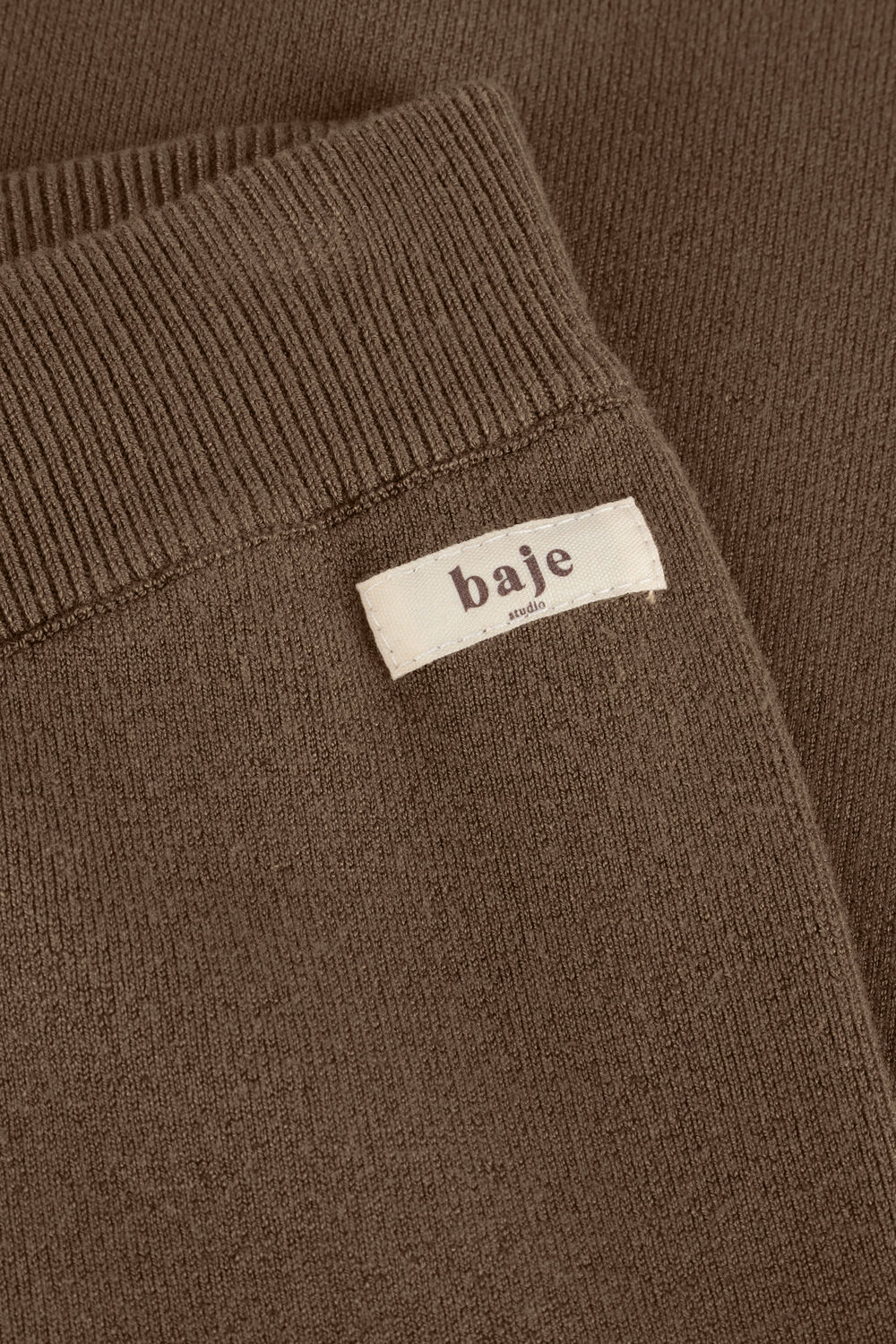 Bruine BAJE STUDIO Lange broeken MAGGIA - large