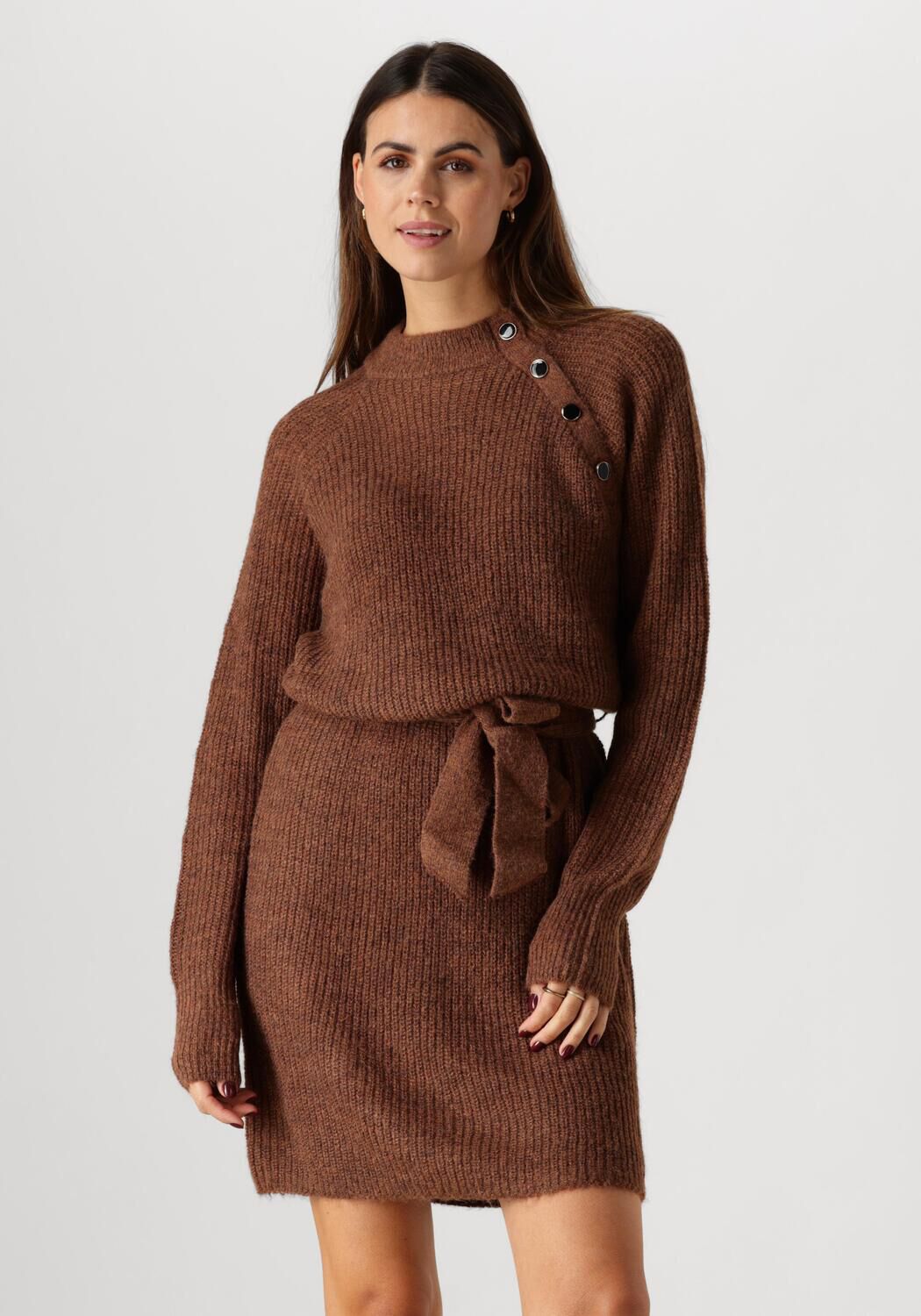 The fashion store that loves you back Omoda