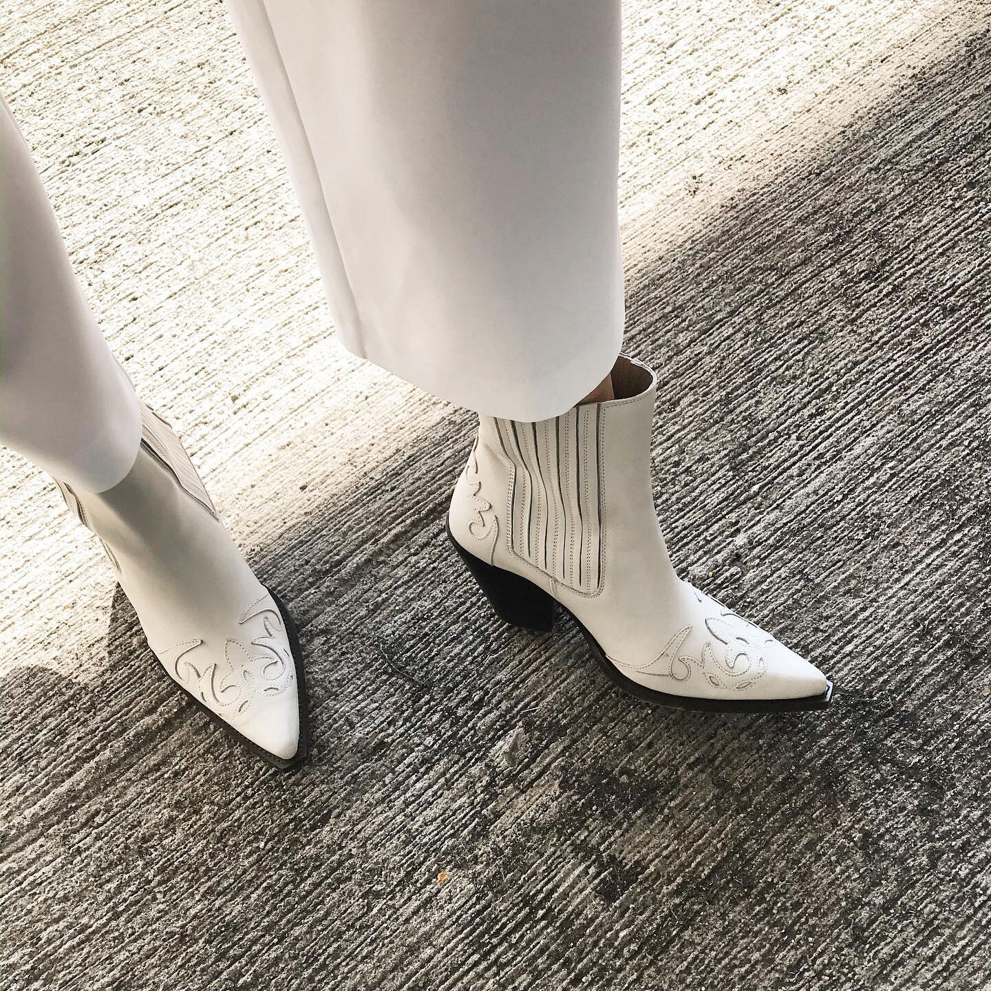 Witte TORAL Enkellaarsjes 12358 - large