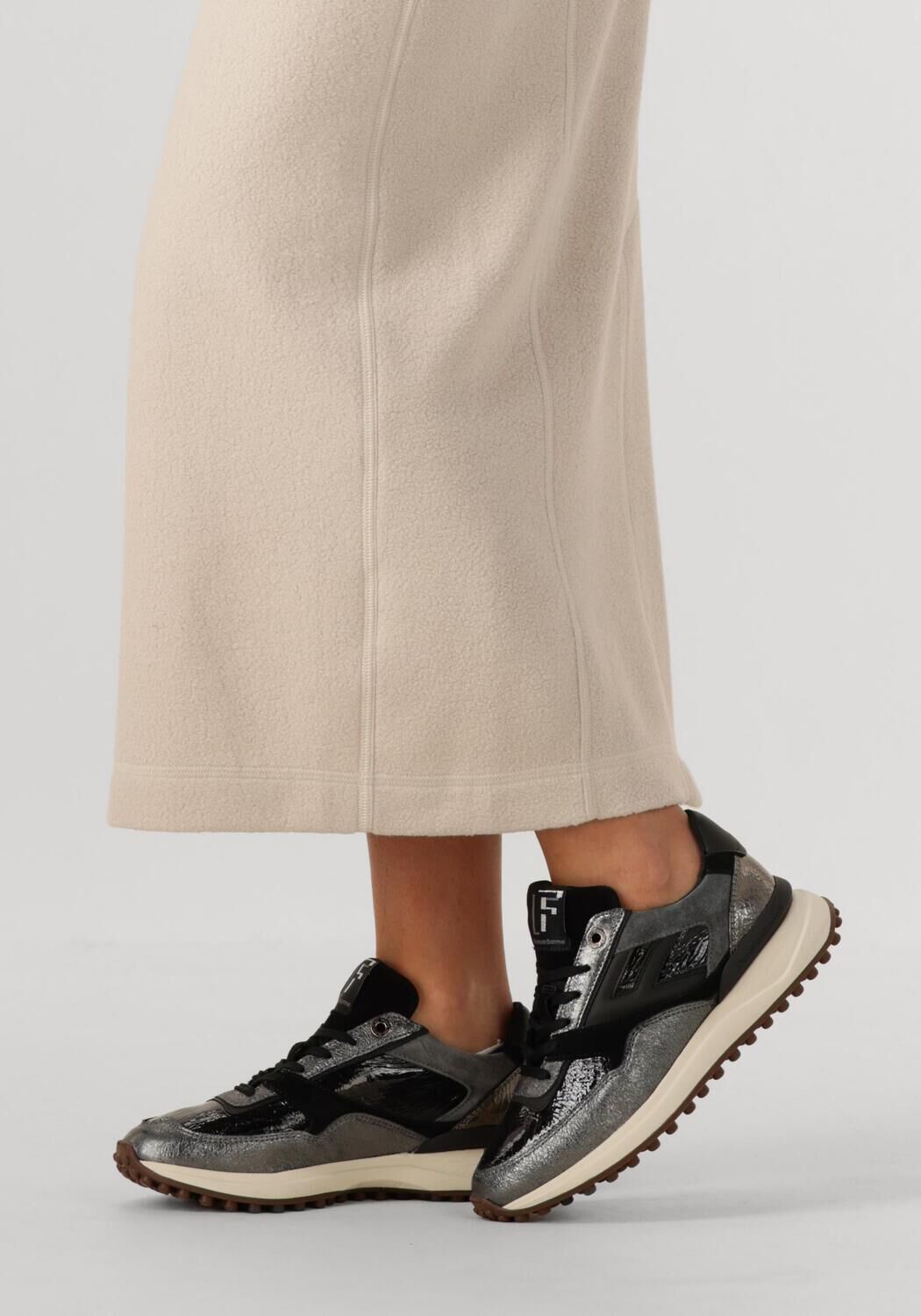 Zilverkleurig FLORIS VAN BOMMEL Lage sneakers SFW-10128 NOPPI - large