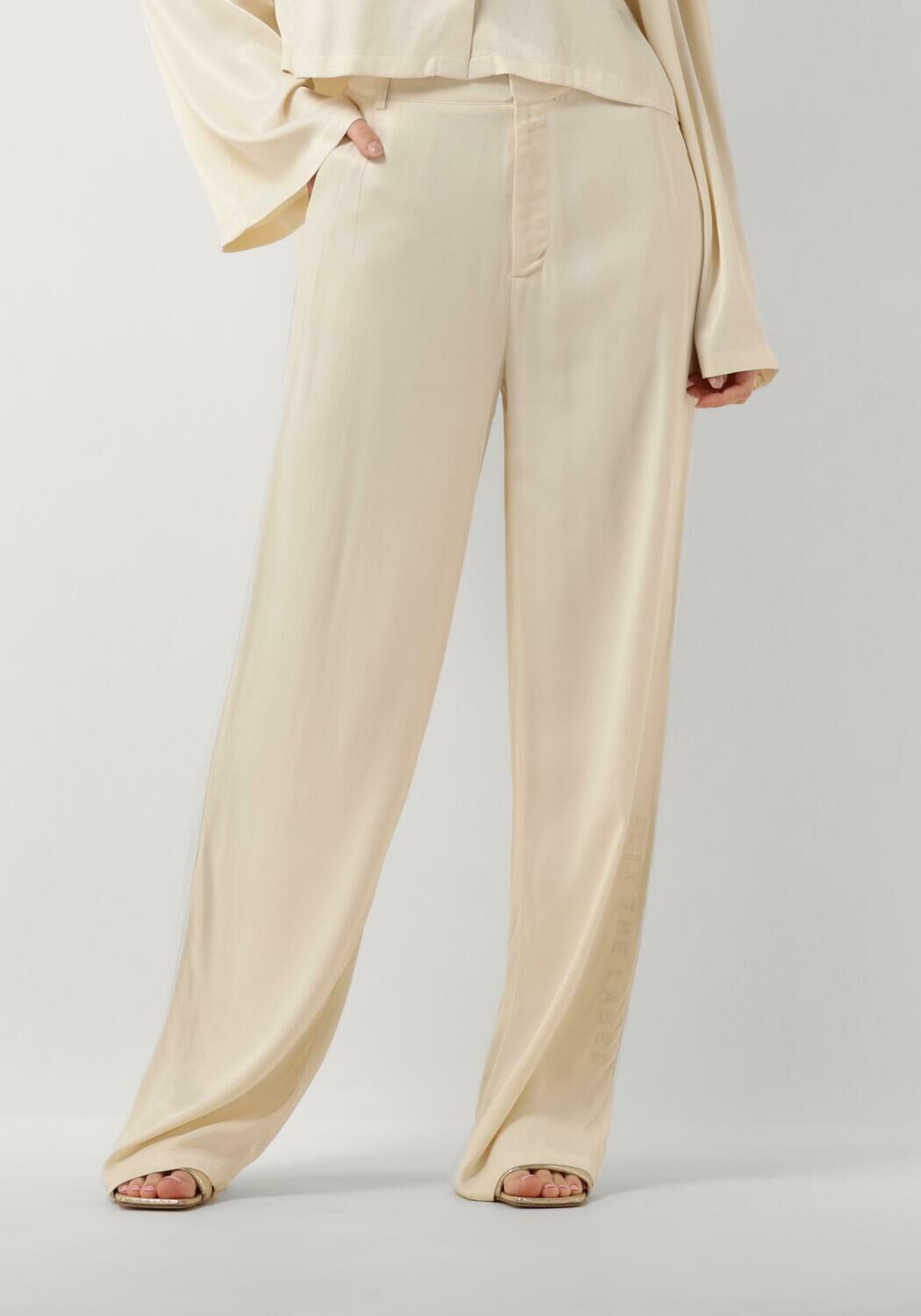 ALIX THE LABEL Dames Broeken Ladies Woven Satin Pants Ecru