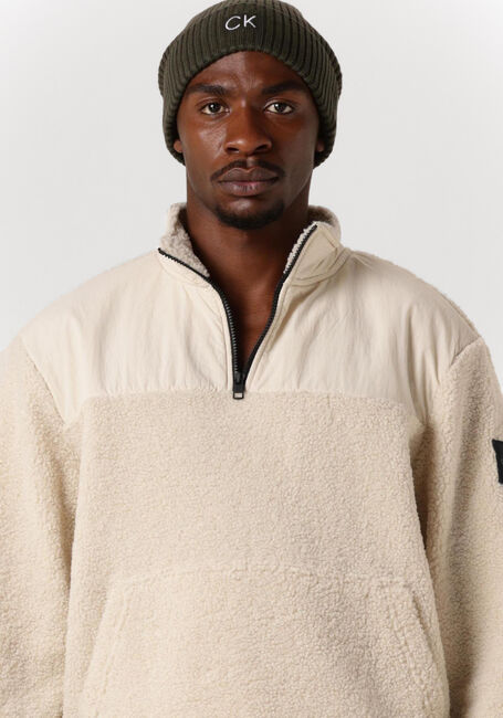 Beige CALVIN KLEIN Trui BADGE SHERPA HALF ZIP HWK - large