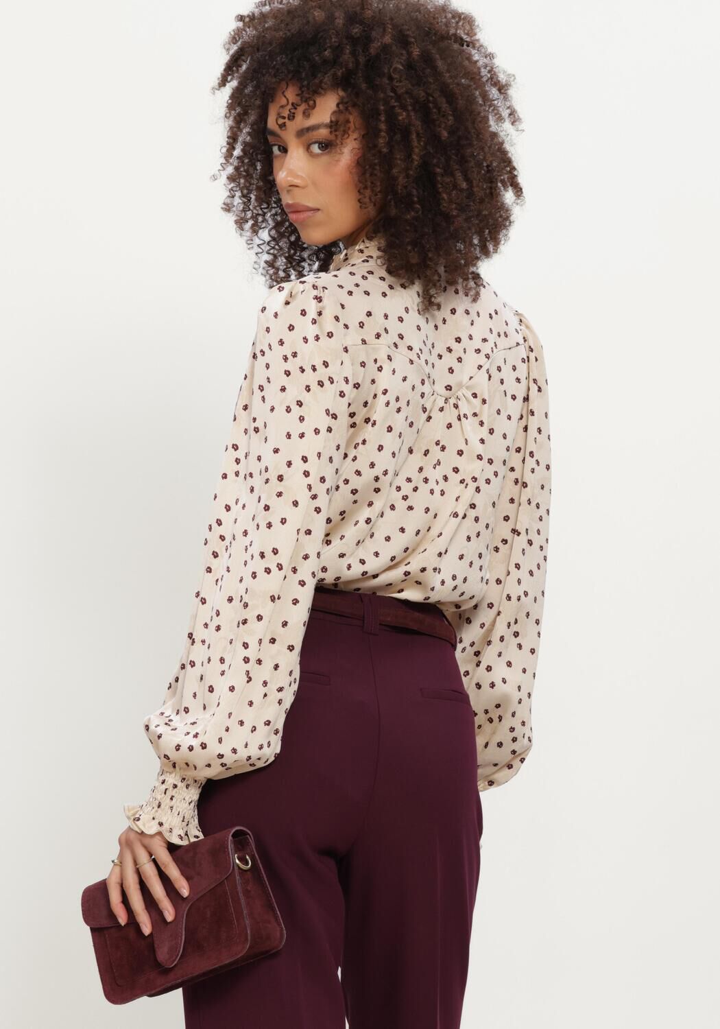 NEO NOIR Dames Blouses Astrida Flower Jacquard Blouse Beige