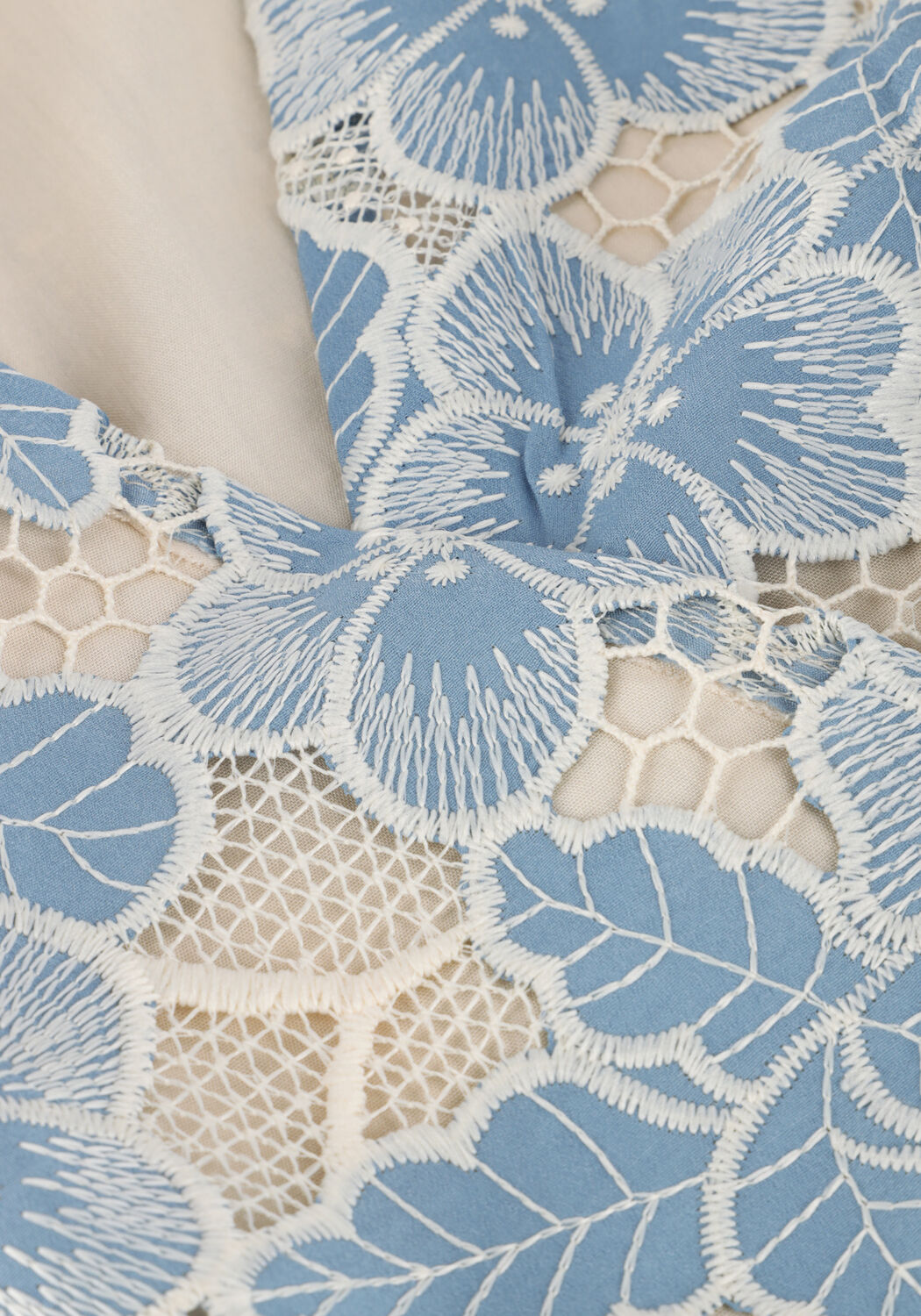 Lichtblauwe AAIKO Mini jurk BAILEY LACE PES 620 - large