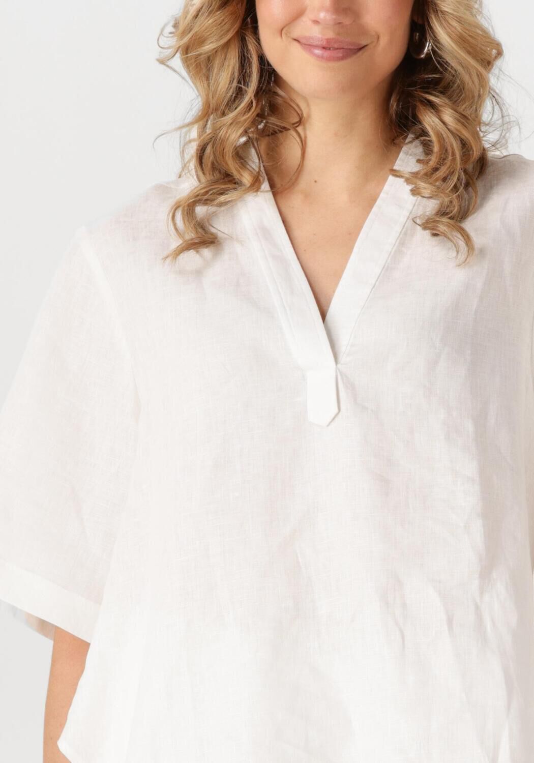 RESORT FINEST Dames Tops & T-shirts Short Sleeve Blouse Wit