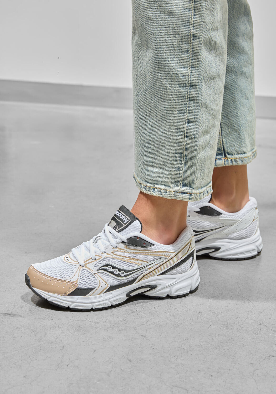 Bronzen SAUCONY Lage sneakers RIDE MILLENNIUM W - medium