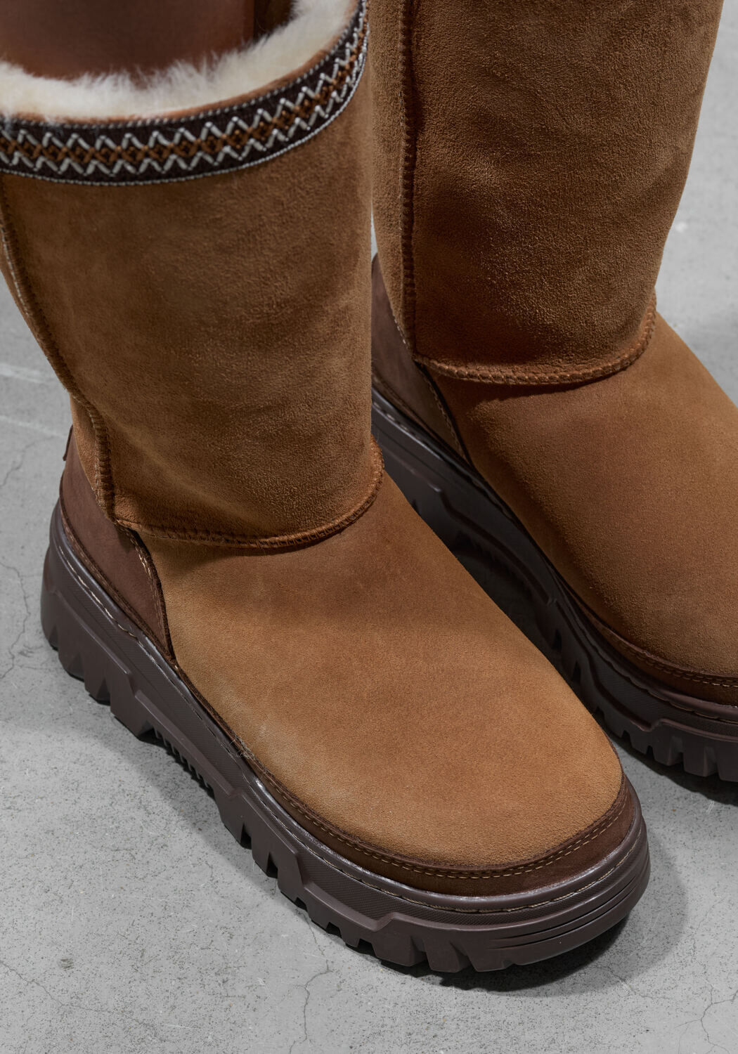 Cognac UGG Snowboots CLASSIC TALL TRAILGAZER | Omoda