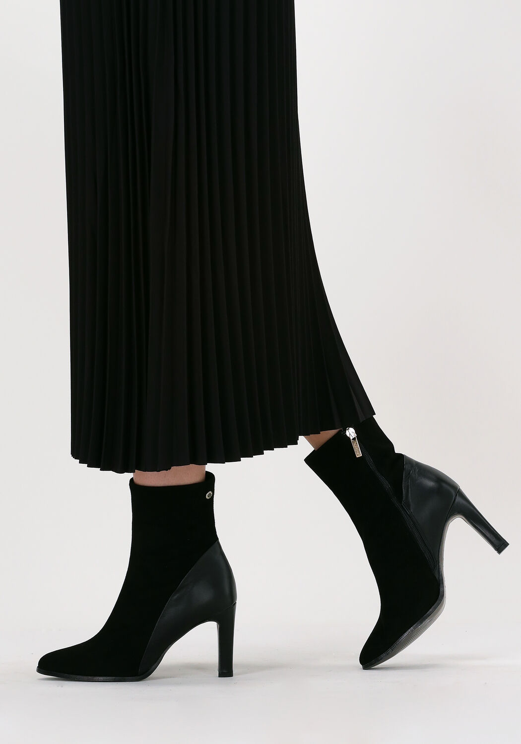 Zwarte NOTRE-V Enkellaarsjes 27468 - large