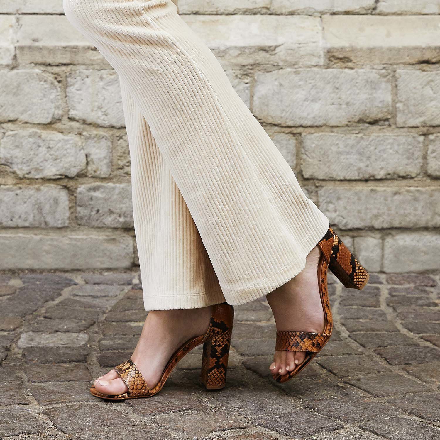 Cognac NOTRE-V Platte sandalen 4706 - medium