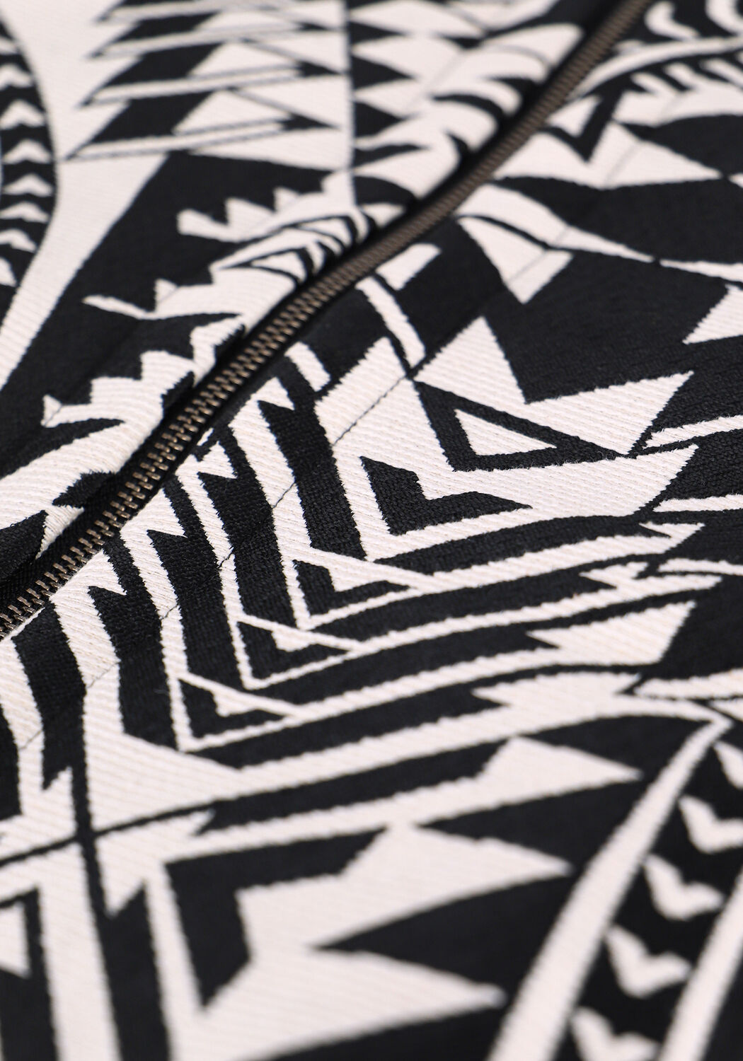 Zwarte ALIX THE LABEL Jack ETHNIC BOBMER JACKET - large