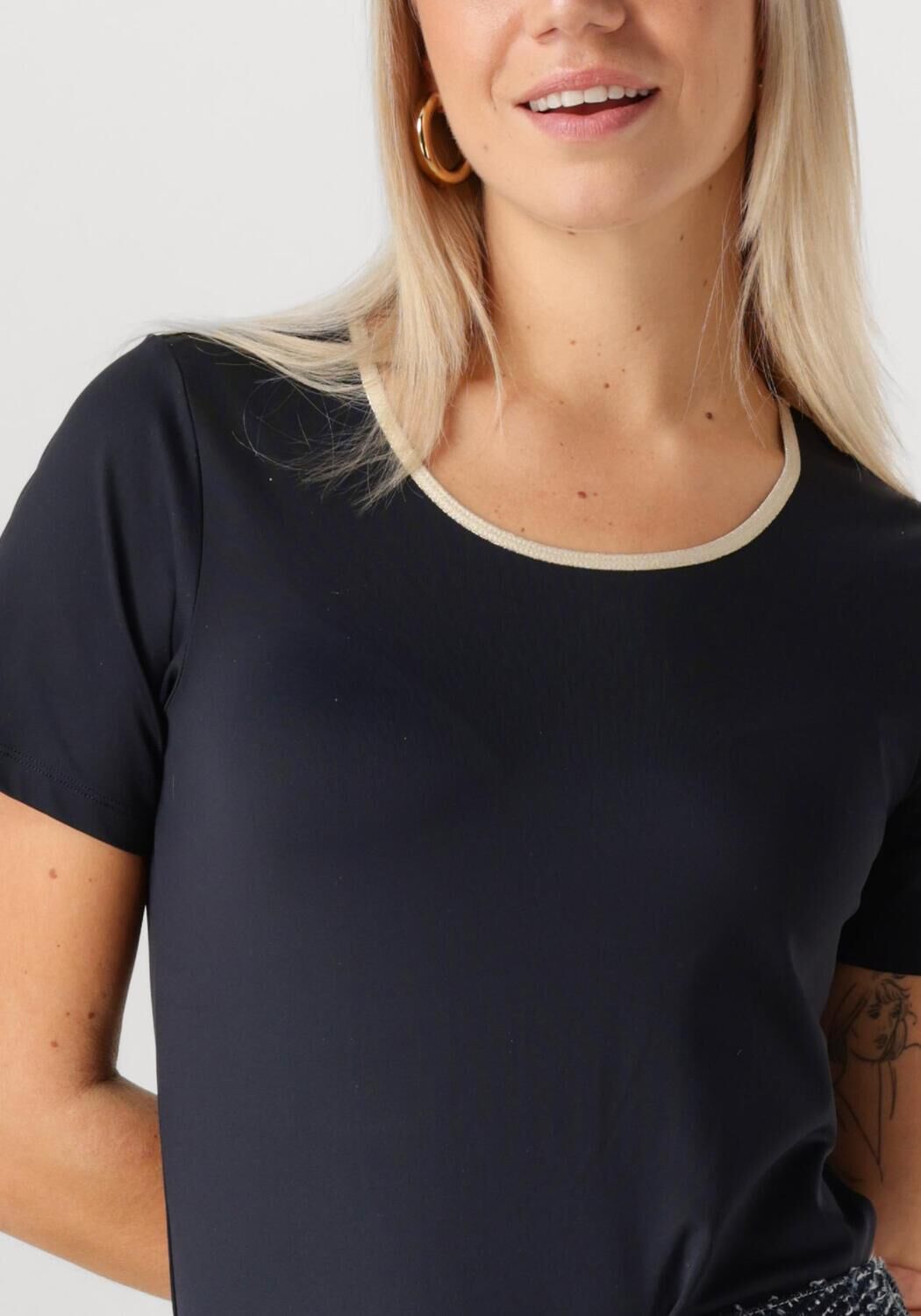 NUKUS Dames Tops & T-shirts Tirza Top Uni Blauw