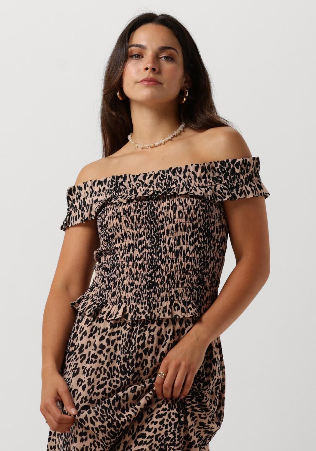 CATWALK JUNKIE Dames Tops & T-shirts Off-shoulder Smock Top Bruin