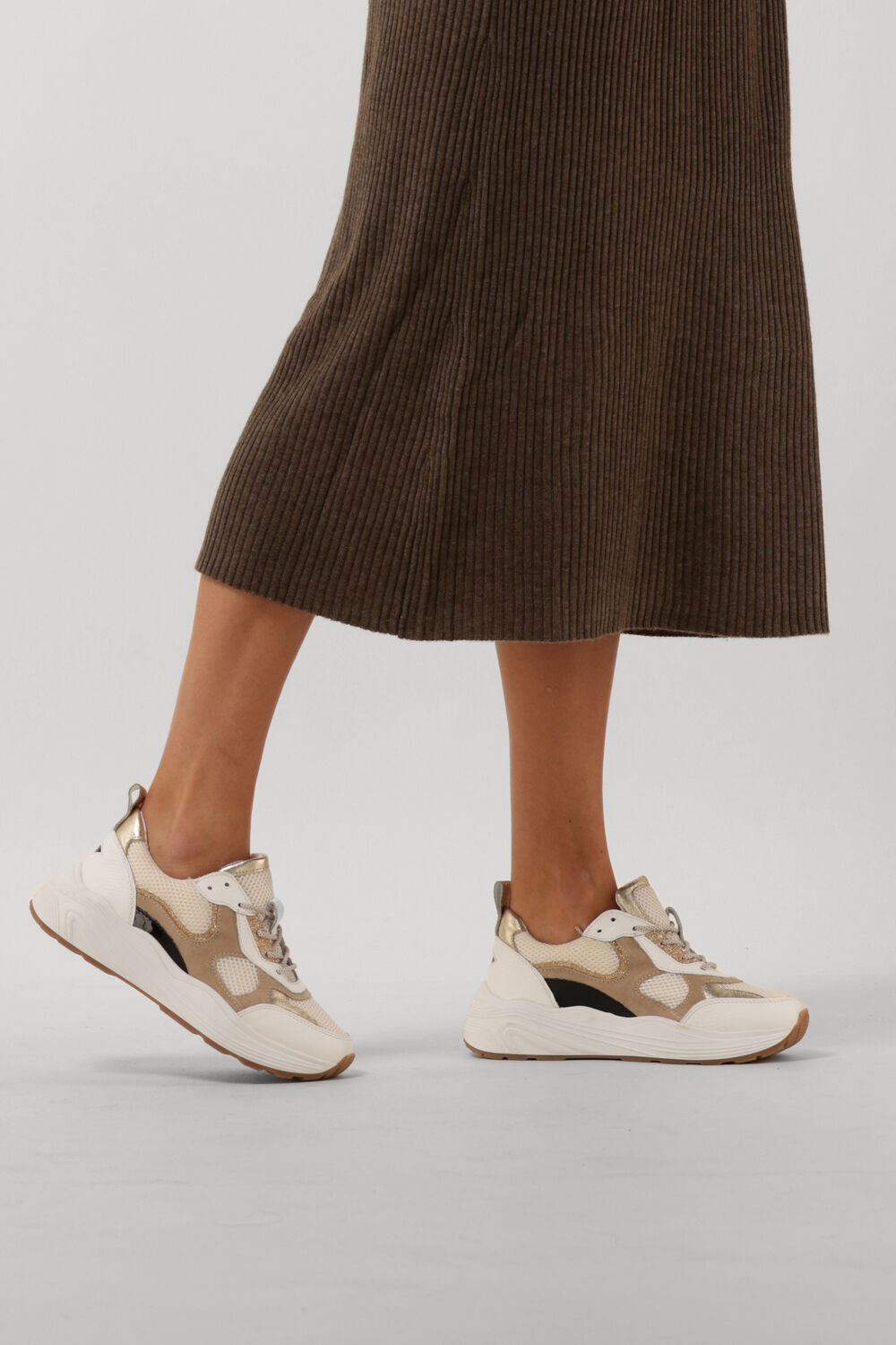 witte omoda lage sneakers triangle