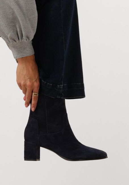 NOTRE-V 8543 NOTRE-V 8543 - large