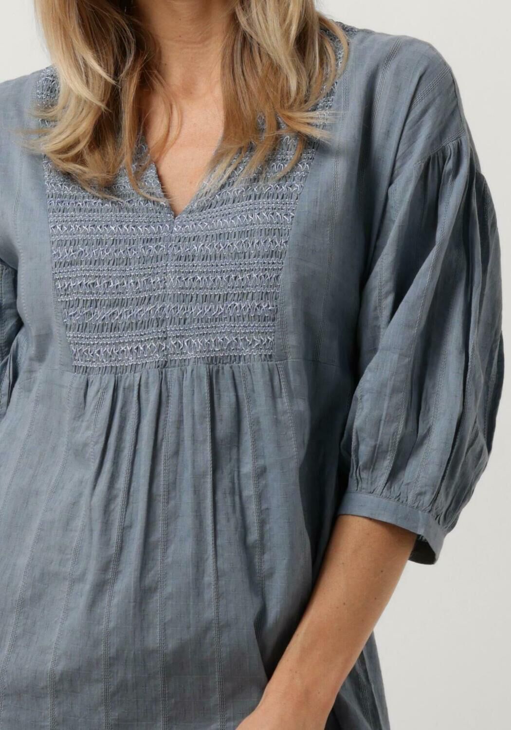 RUBY TUESDAY Dames Jurken Sage Long Dress With V Smock Lichtblauw