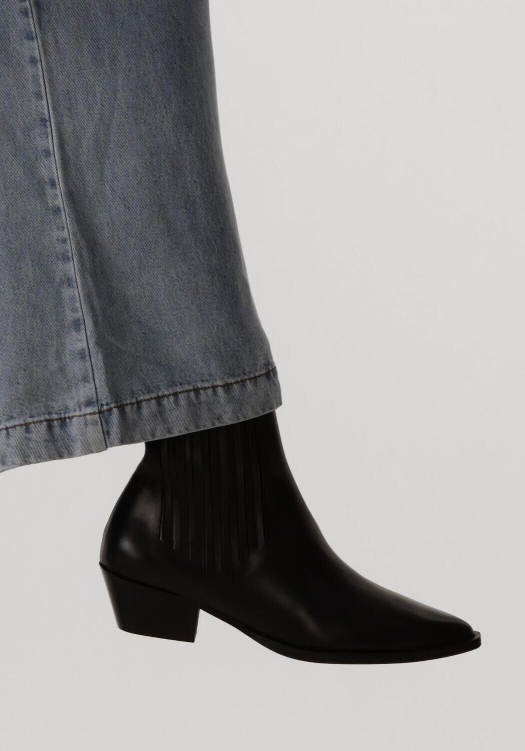 Zwarte ANONYMOUS COPENHAGEN Enkellaarsjes HACHI - large