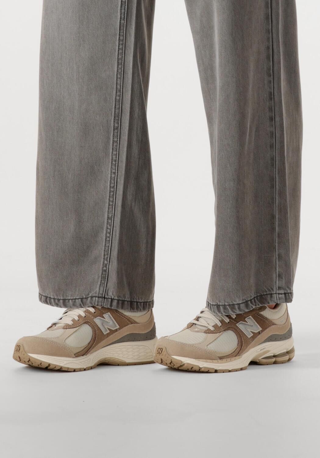 Beige NEW BALANCE Lage sneakers M2002 D - large