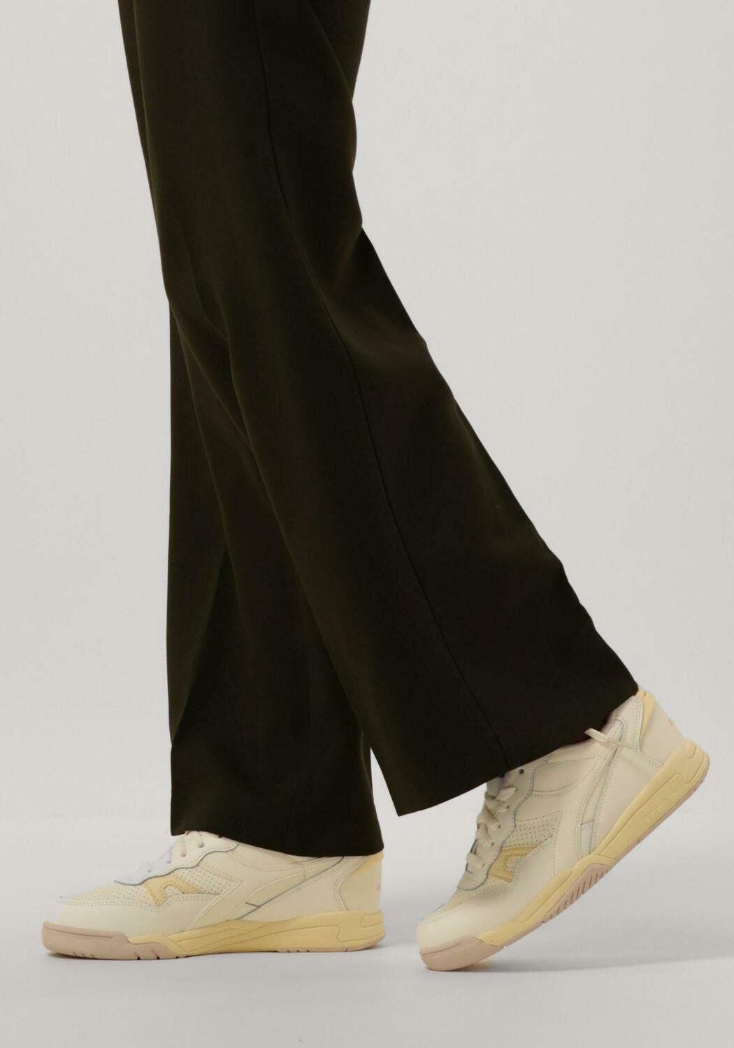 Witte DIADORA Lage sneakers WINNER - large