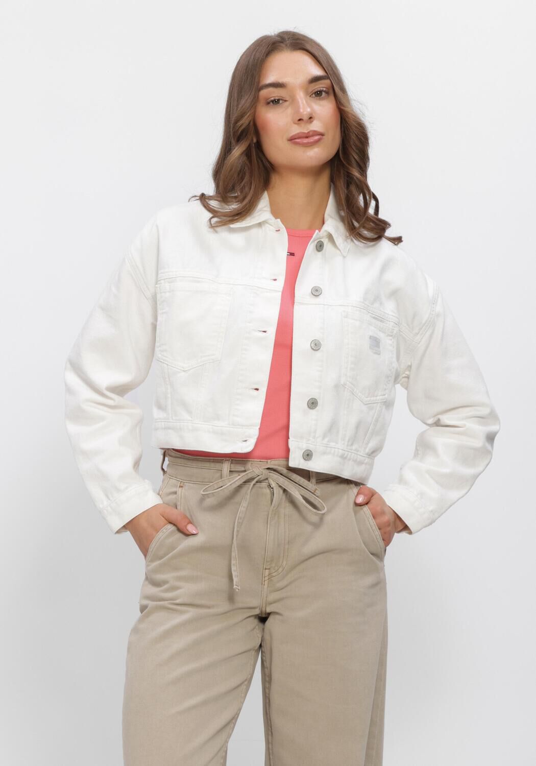 Witte TOMMY JEANS Spijkerjas OVSZ CROP TRCKR JCKT FLG BJ6099 - large