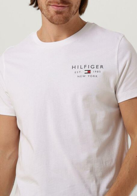 Witte TOMMY HILFIGER T-shirt BRAND LOVE SMALL LOGO TEE - large