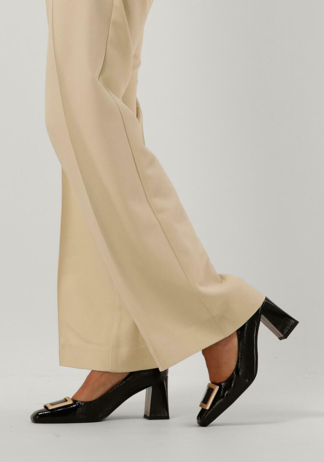 Zwarte NOTRE-V Pumps NAHIA1 - large