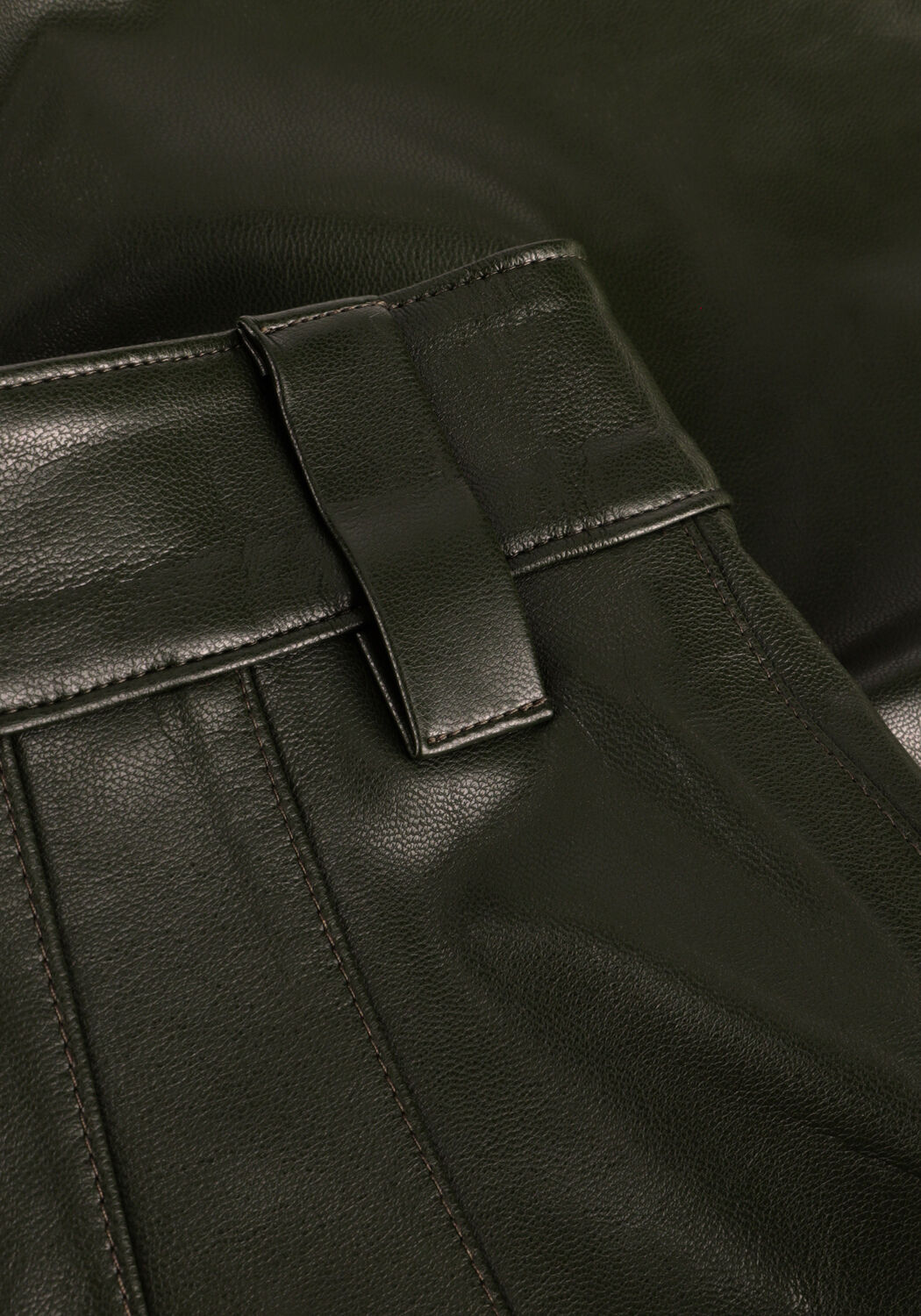 Groene VANILIA Broeken FAUX LEATHER SHORTS - large