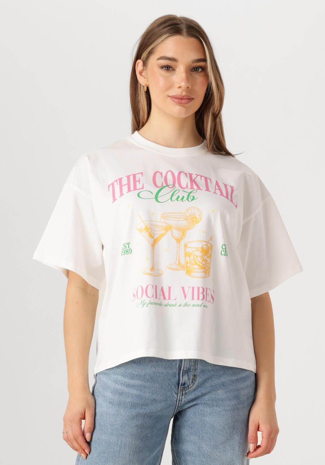 YDENCE Dames Tops & T-shirts T-shirt Cocktail Club Wit