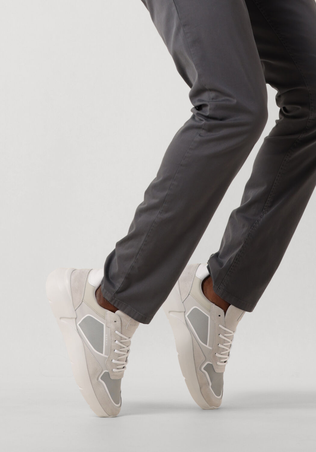 Grijze NUBIKK Lage sneakers ROQUE ROAD CURL - large