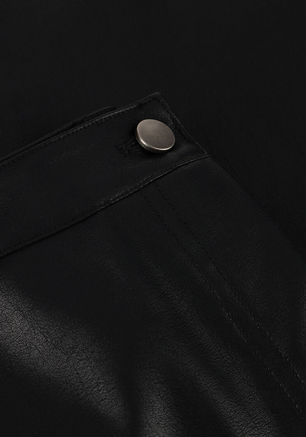 Zwarte NEO NOIR Pantalon PINUR FAUX LEATHER PANTS - large