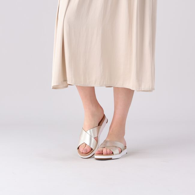 Gouden UGG Slippers W KARI METALLIC Gouden UGG Slippers W KARI METALLIC - large